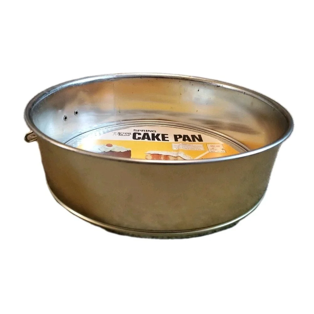 Vintage 70s Metal SPRING Cake Pan by Action Industries 9.5